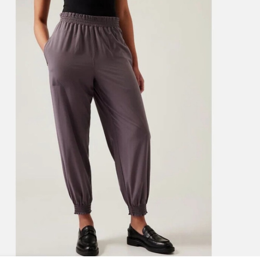 Athleta Savannah Featherweight Jogger Dusk Violet  8 Tall